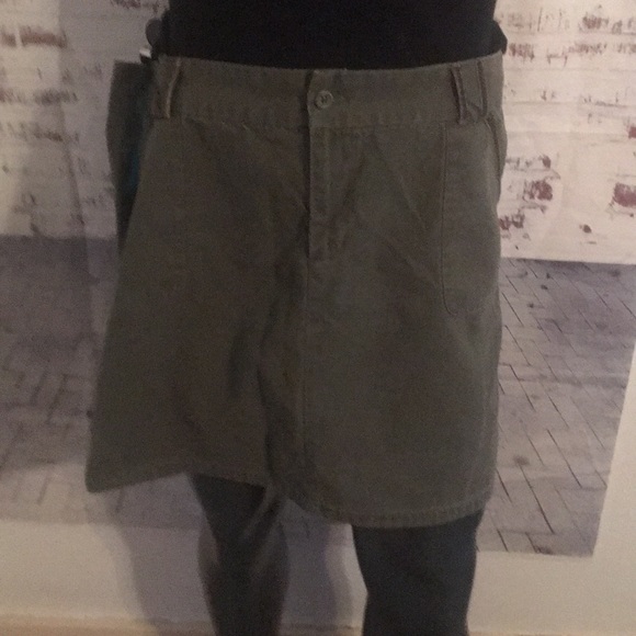Old Navy Dresses & Skirts - Old navy camp green skirt Old Navy Dresses & Skirts - Old navy camp green skirt